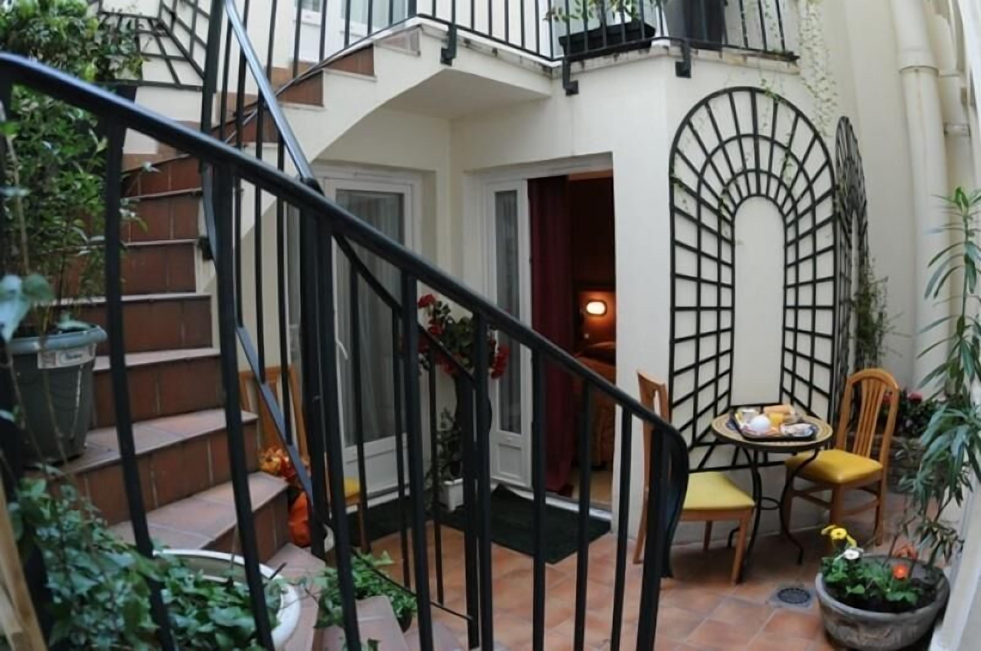 Alexandrine Opera Hotel 3*