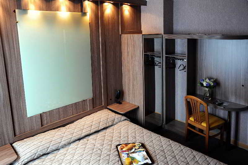 Alexandrine Opera Hotel 3*